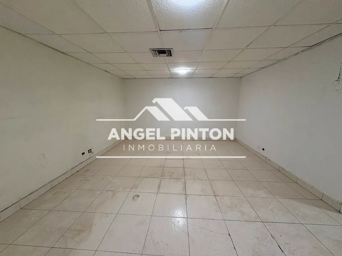 API 10093 LOCAL COMERCIAL ALQUILER PASEO 72 MARACAIBO VENEZUELA US$ 300 Leyva Vásquez 0412 0716209 - 3
