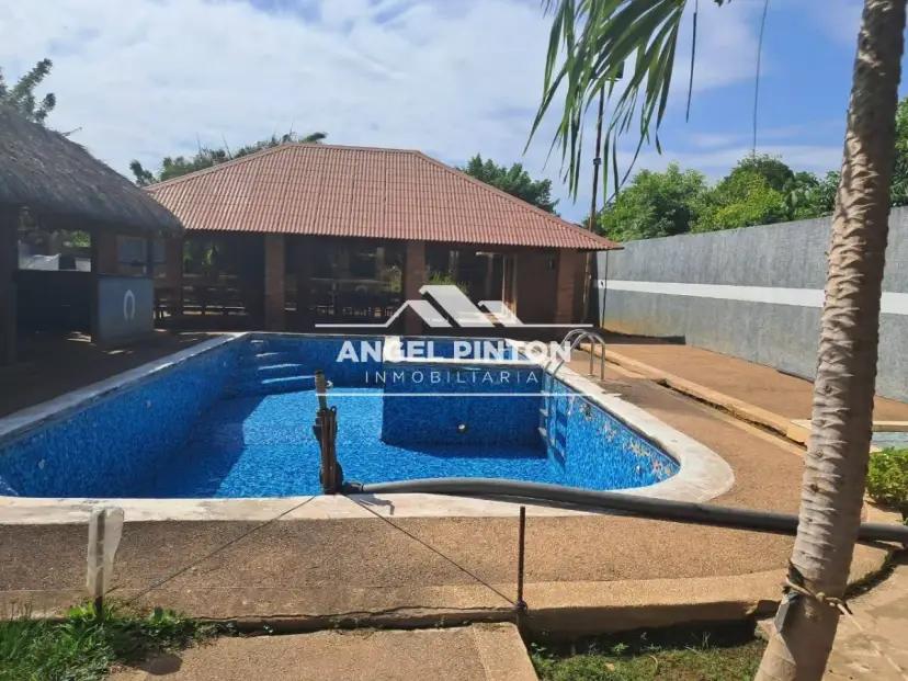 API 583 G R @ N J @ VENTA VIA LOS BUCARES MARACAIBO US$ 50000 Leyva Vásquez 04120716209