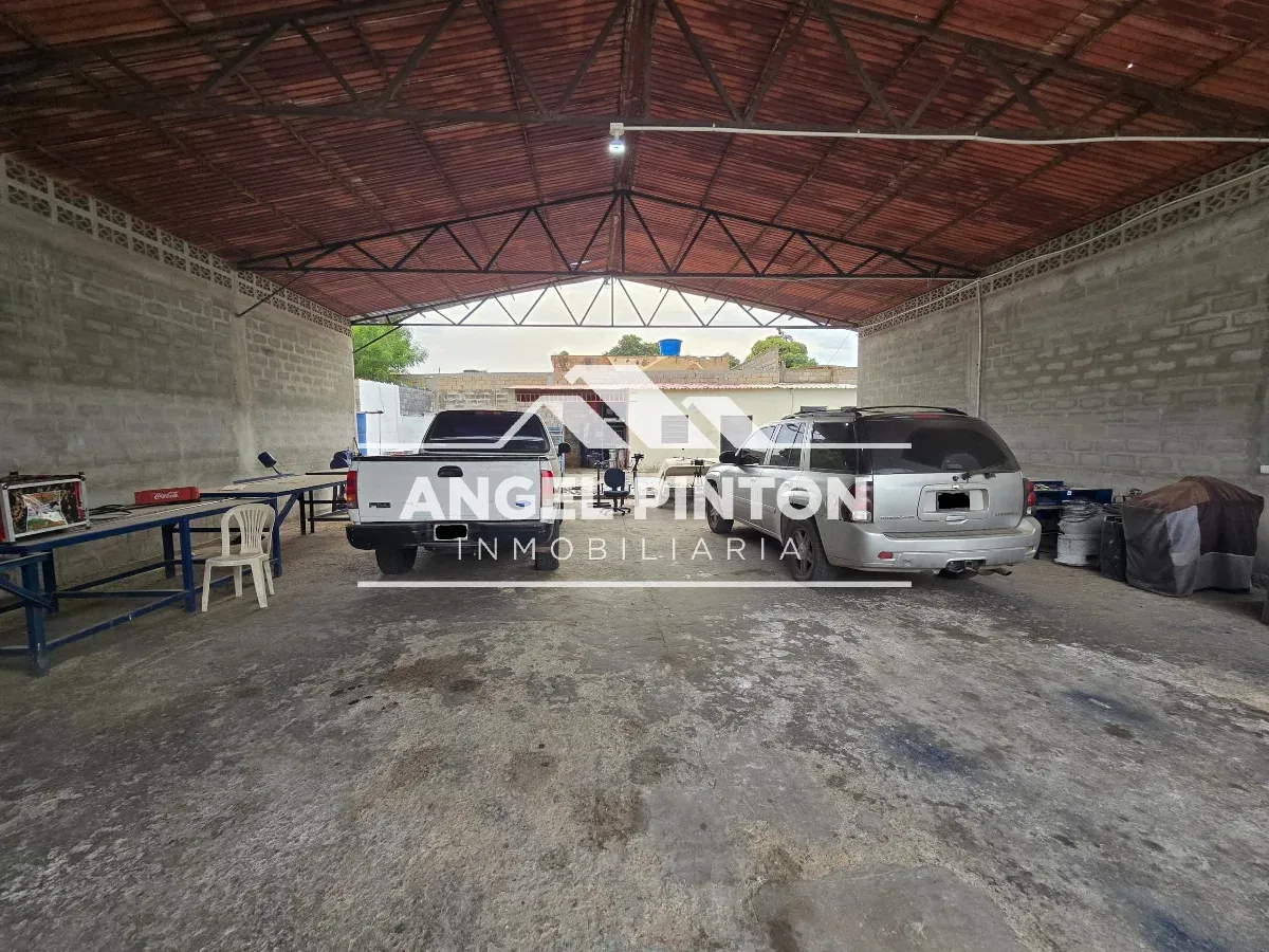 API 9533 GALPÓN VENTA BRISAS DEL SUR MARACAIBO VENEZUELA US$ 90000 Leyva Vásquez 0412 0716209 - 2