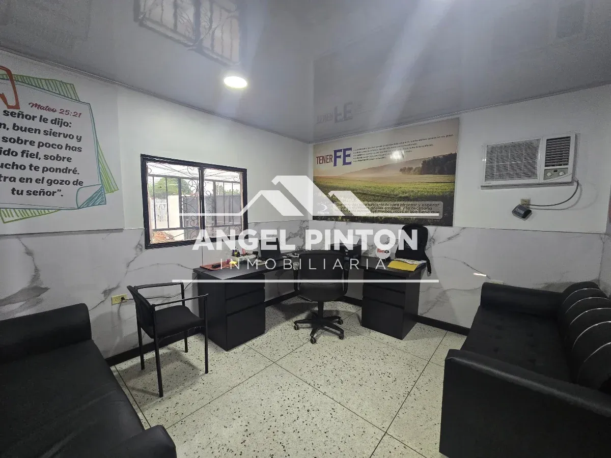 API 9533 GALPÓN VENTA BRISAS DEL SUR MARACAIBO VENEZUELA US$ 90000 Leyva Vásquez 0412 0716209 - 3