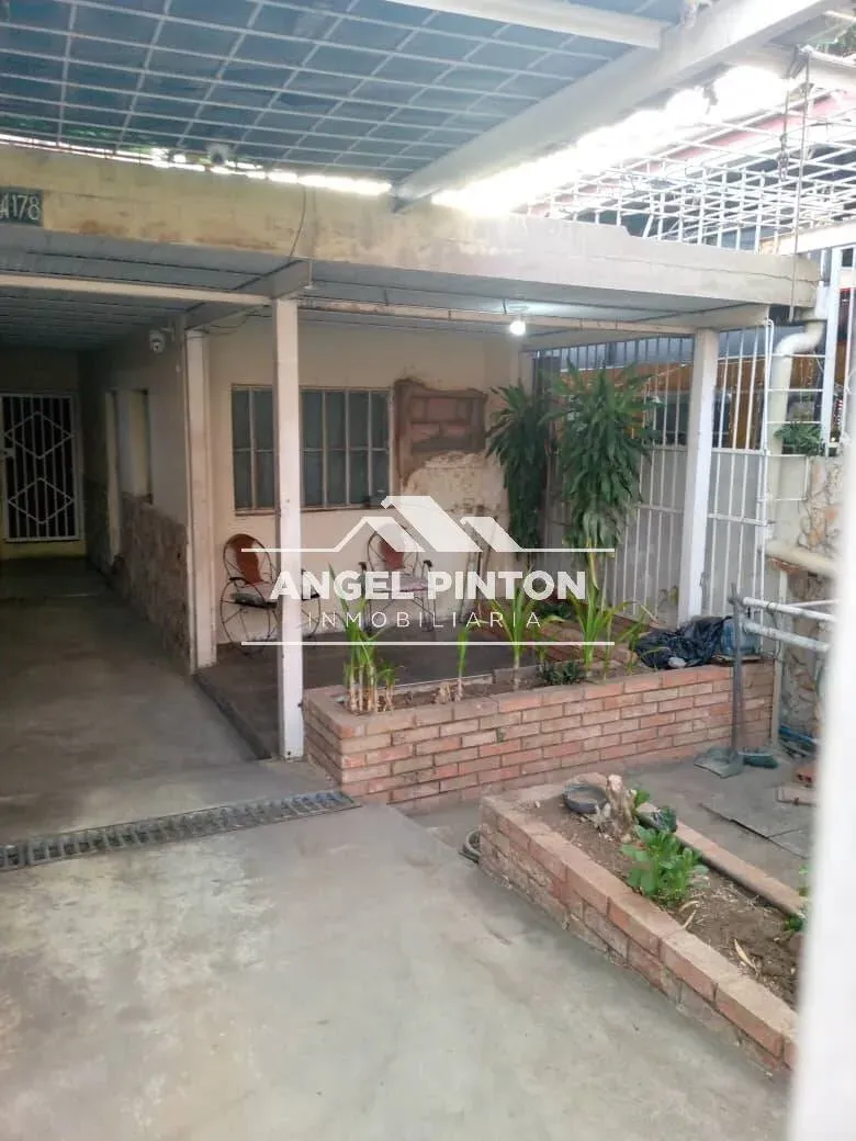 API 10170 CASA COMERCIAL VENTA TIERRA NEGRA MARACAIBO US$ 80000 Leyva Vásquez 0412 0716209