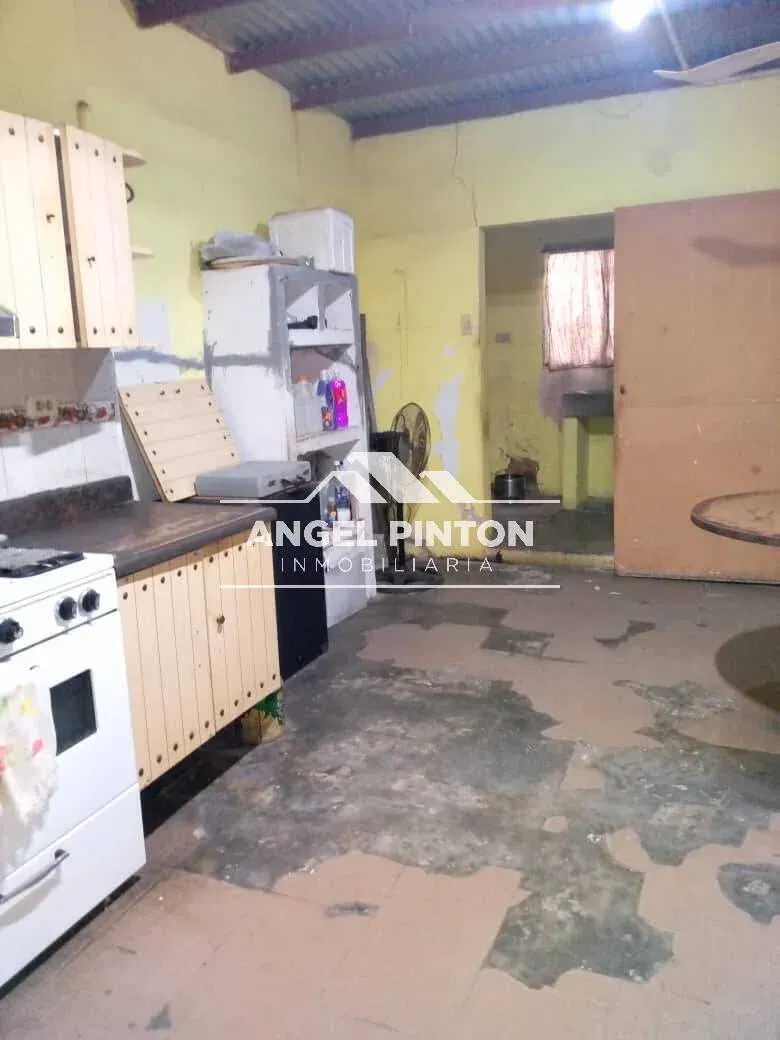 API 10170 CASA COMERCIAL VENTA TIERRA NEGRA MARACAIBO US$ 80000 Leyva Vásquez 0412 0716209 - 4