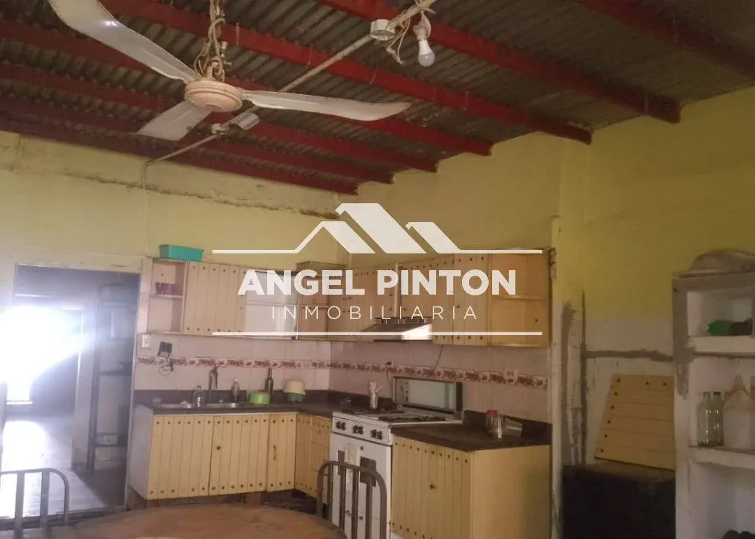API 10170 CASA COMERCIAL VENTA TIERRA NEGRA MARACAIBO US$ 80000 Leyva Vásquez 0412 0716209 - 6