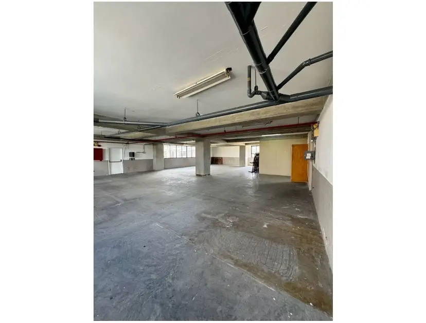 PISO INDUSTRIAL EN ALQUILER 375 M2- URB. BOLEITA