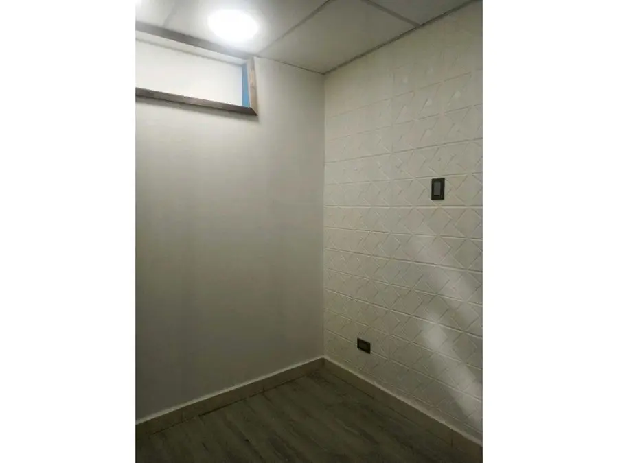 Se alquila oficina remodelada 30m2 Chacao 1167 - 3