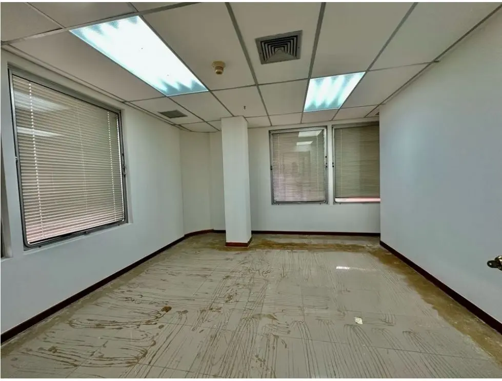 Se alquila oficina 220m2 2b/5p Las Mercedes - 10