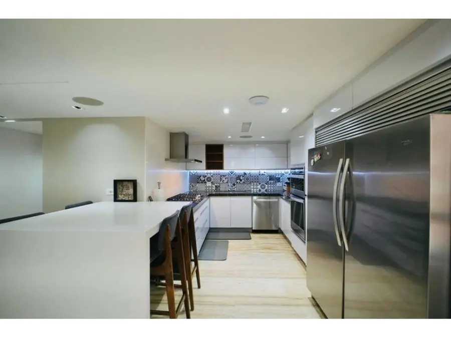 Se vende apartamento 223m2 3H+S/3.5B+S/3P Campo Alegre - 11