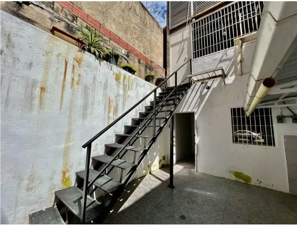 Se vende edificio + local 255m2 Chacao - 3
