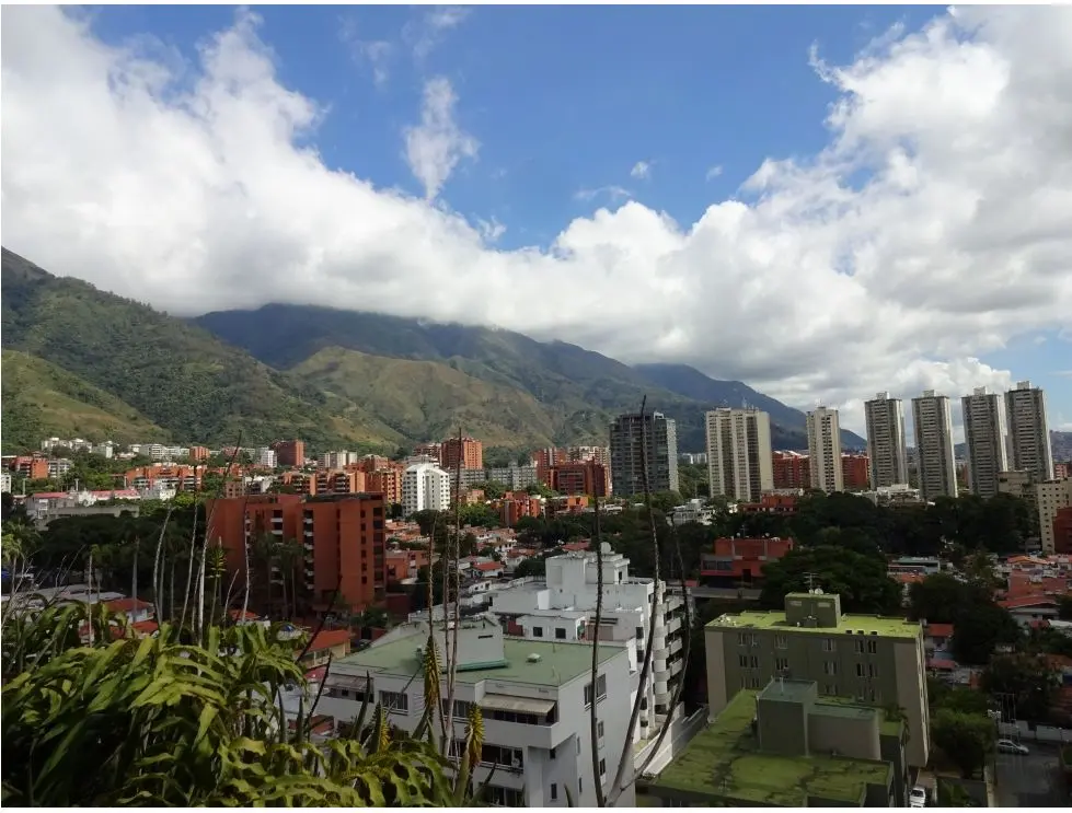 Se vende PH 516m2 4h+2s/6b+s/3p Santa Eduvigis 0822 - 19