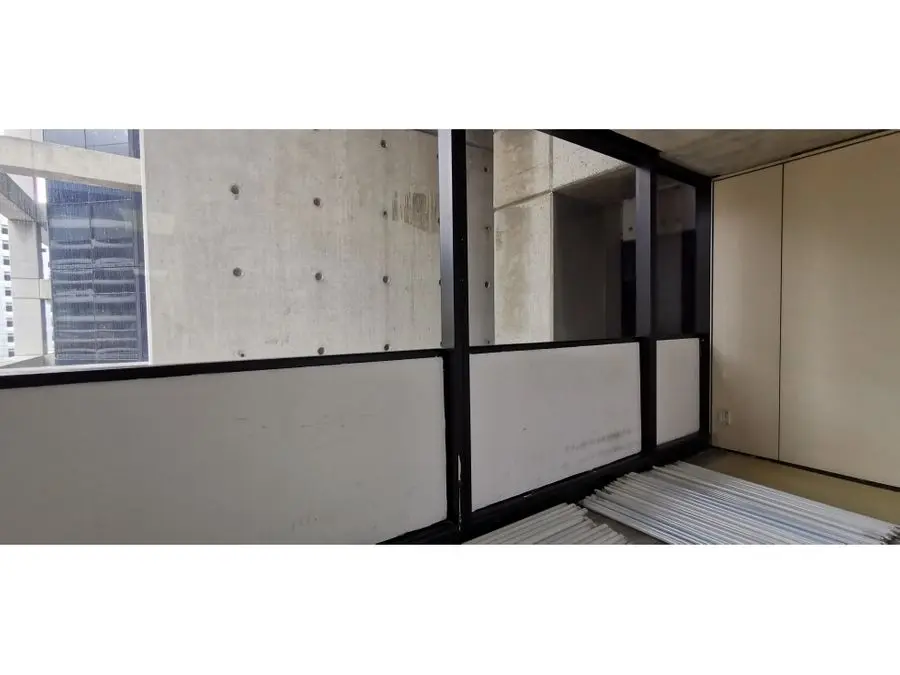Alquilo Oficina La Castellana 440m2 / $4.310 - 21