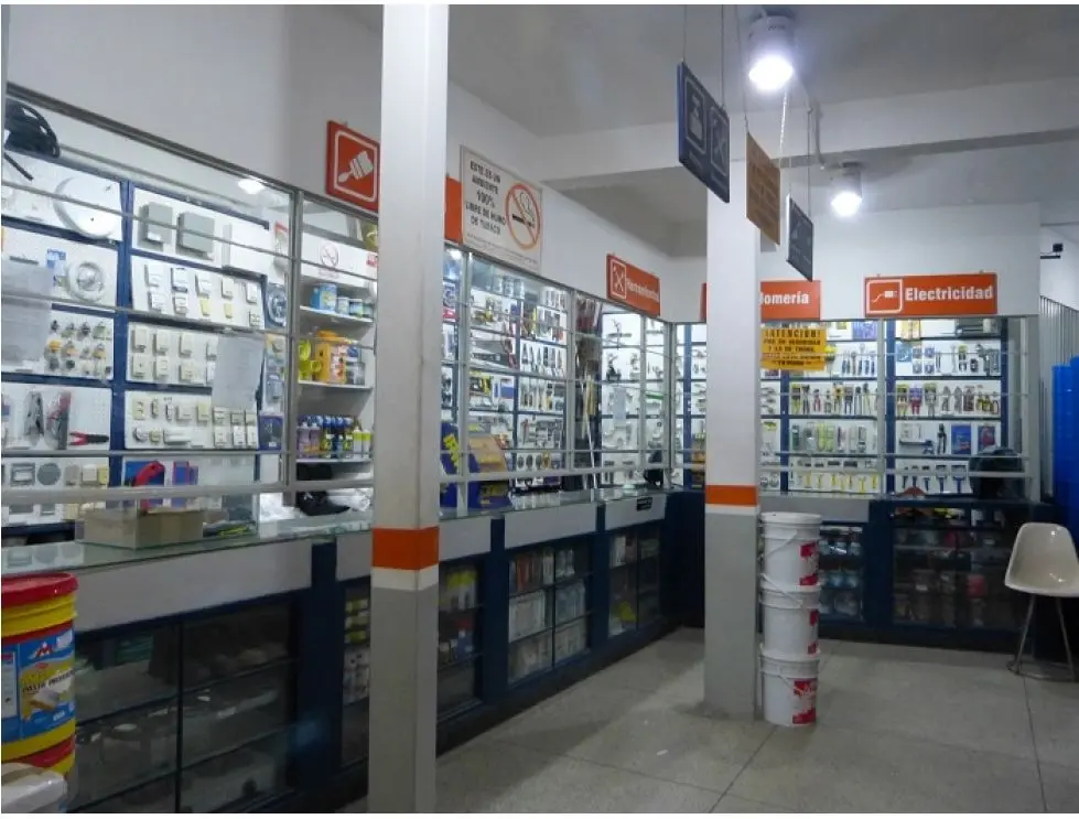 Se vende Local y Fondo de Comercio 1100m2 La Urbina - 2