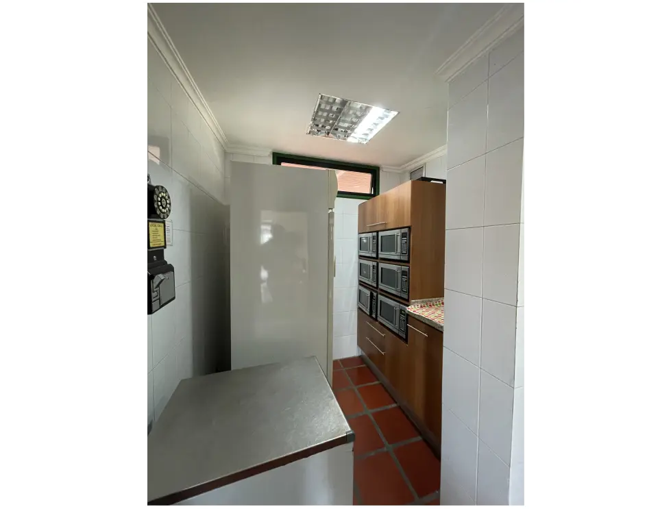 En venta edificio de 1490m2/10b/10p Los Chaguaramos - 32