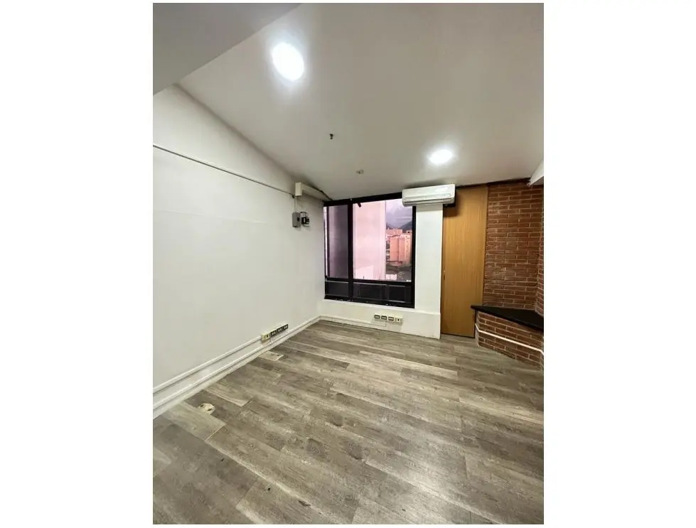 OFICINA EN ALQUILER 500 M2 - CHACAO - 9