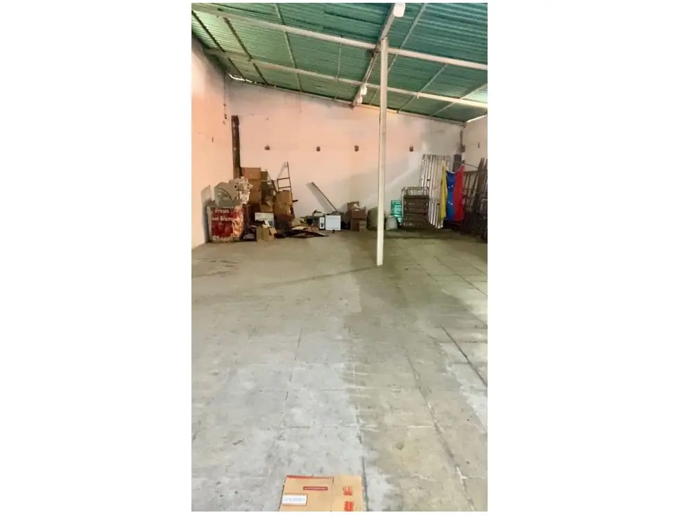 Local Comercial y galpon en Venta Av.Sucre de Catia de 800m2 - 8