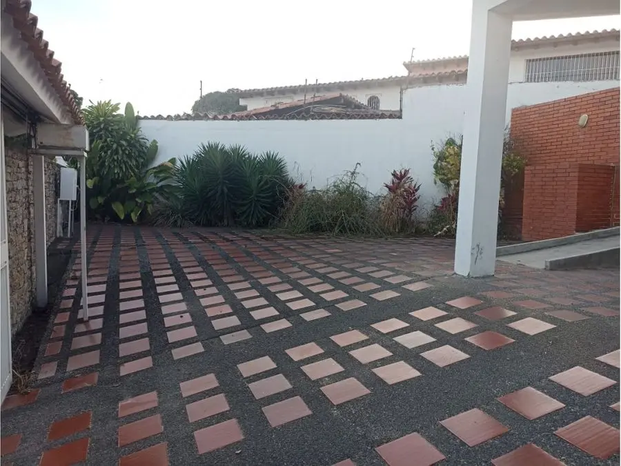 Se vende casa 400m2 Prados del Este 5633 - 3