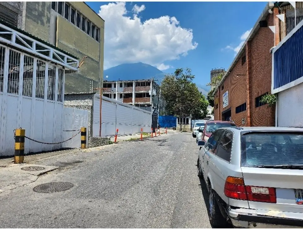 Vendo galpón/Fondo de Comercio 655m2 Los Ruices 5025 - 14