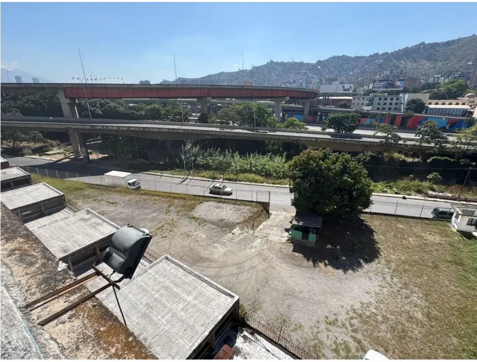 En Venta Galpon Edificio Industrial en San Martin. Libertador Caracas - 39