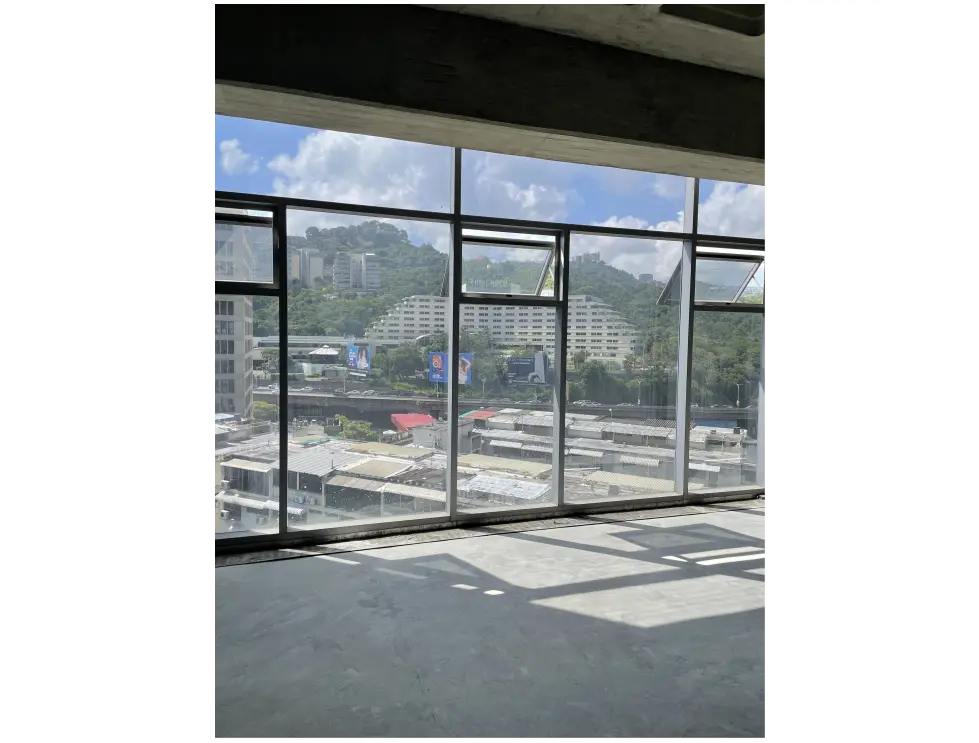 OFICINAS EN VENTA DESDE 130 M2 - URB. LAS MERCEDES - 2