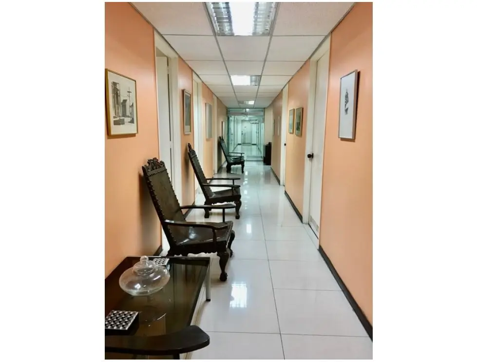 Se vende oficina 217m2 Altamira 0418 - 2