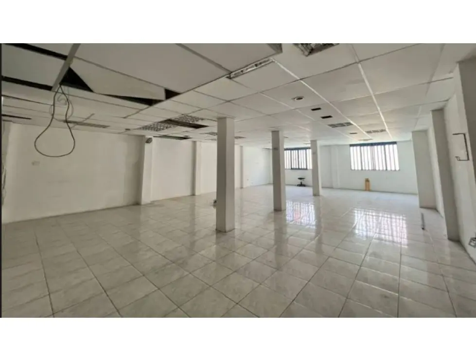 EDIFICIO DE TRES NIVELES EN SAN MARTIN DE 1600 M2, 10 BAÑOS - 3