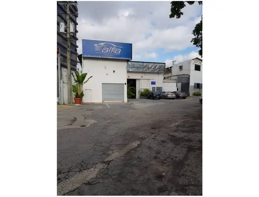 Vendo galpón 1800m2 Boleíta 0560