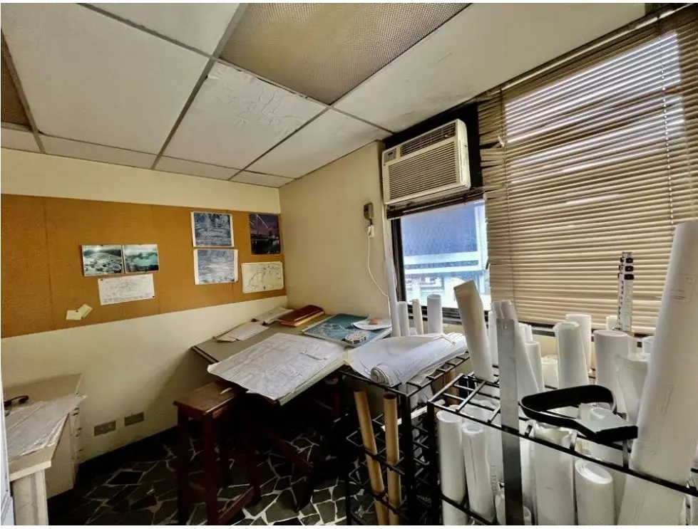 Se vende oficina 240m2 4B La Carlota - 9