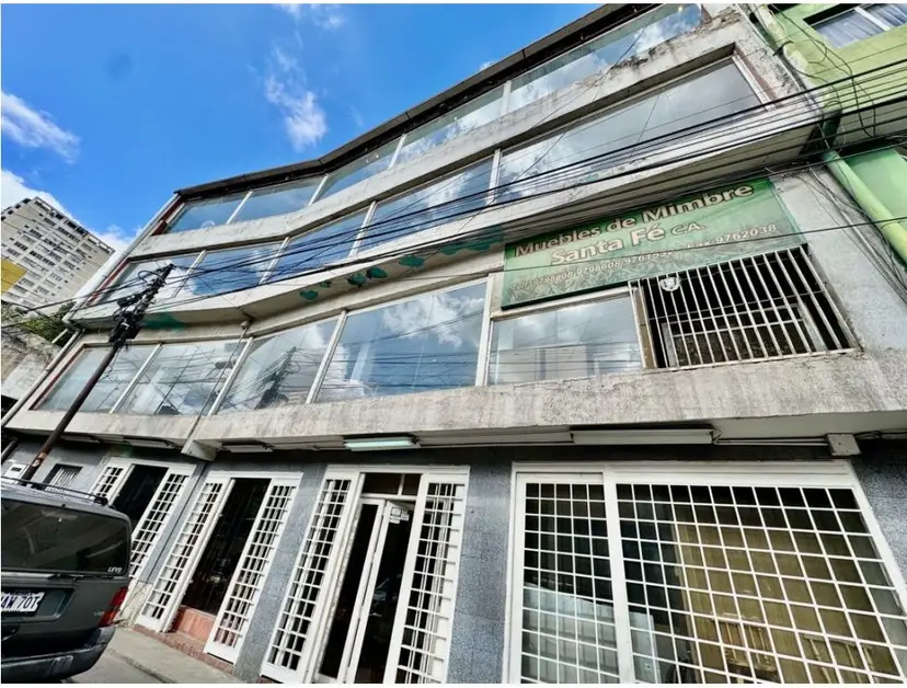Se alquila edificio comercial Santa Fe