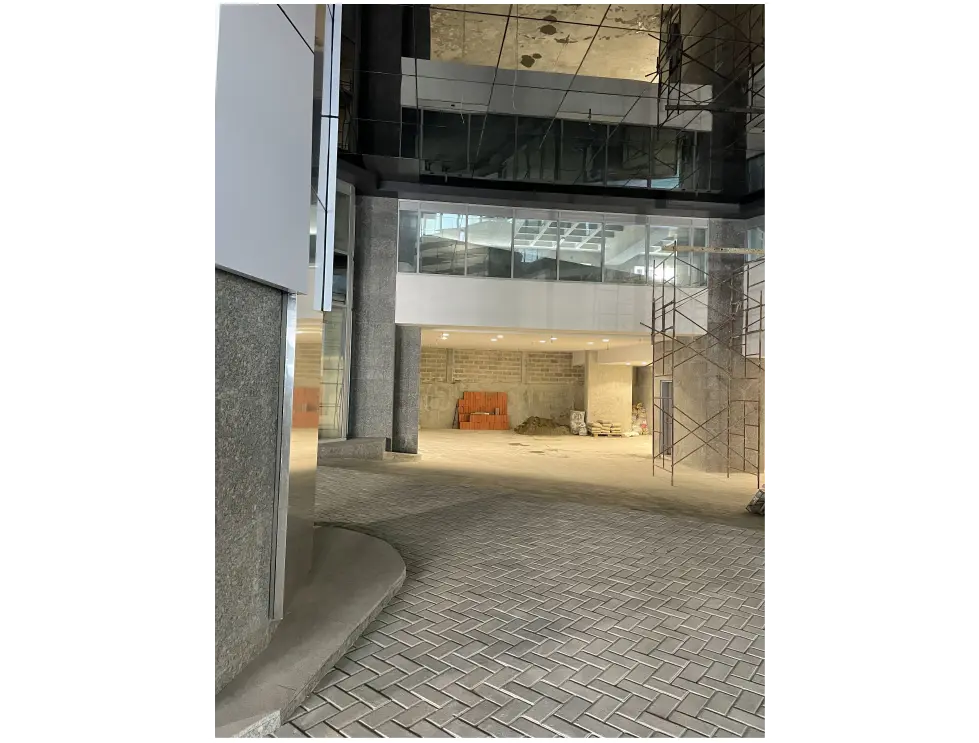 OFICINAS EN ALQUILER DESDE 130 M2 - URB. LAS MERCEDES - 18