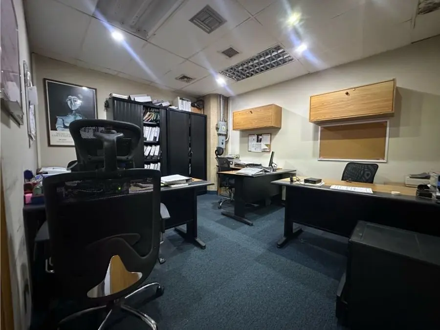 Vendo oficina 140m2 La Piramide 5672 - 9