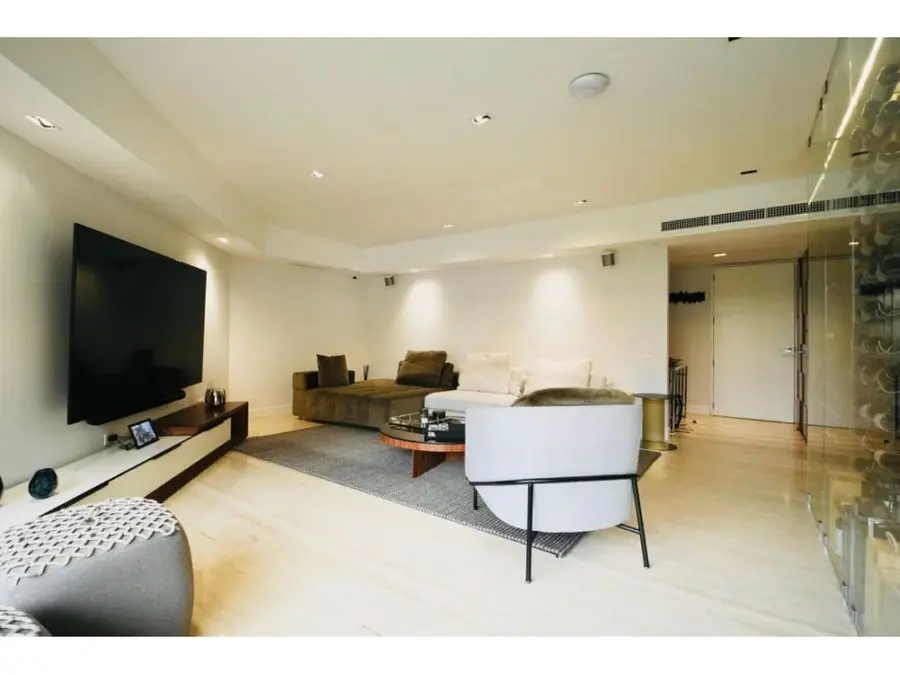 Se vende apartamento 223m2 3H+S/3.5B+S/3P Campo Alegre - 8