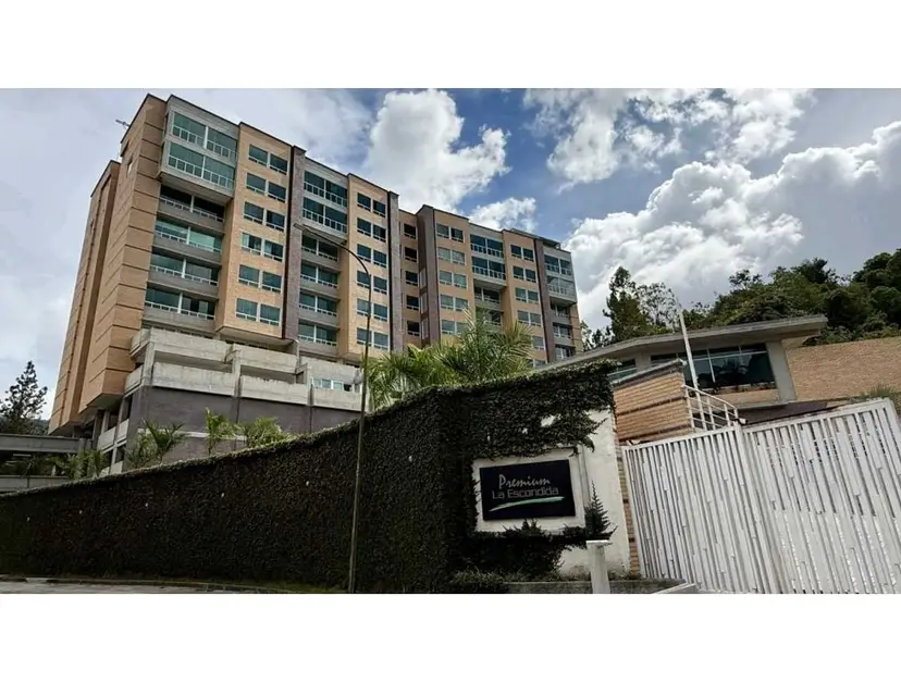 Se vende PH duplex 391m2 Urb. La escondida