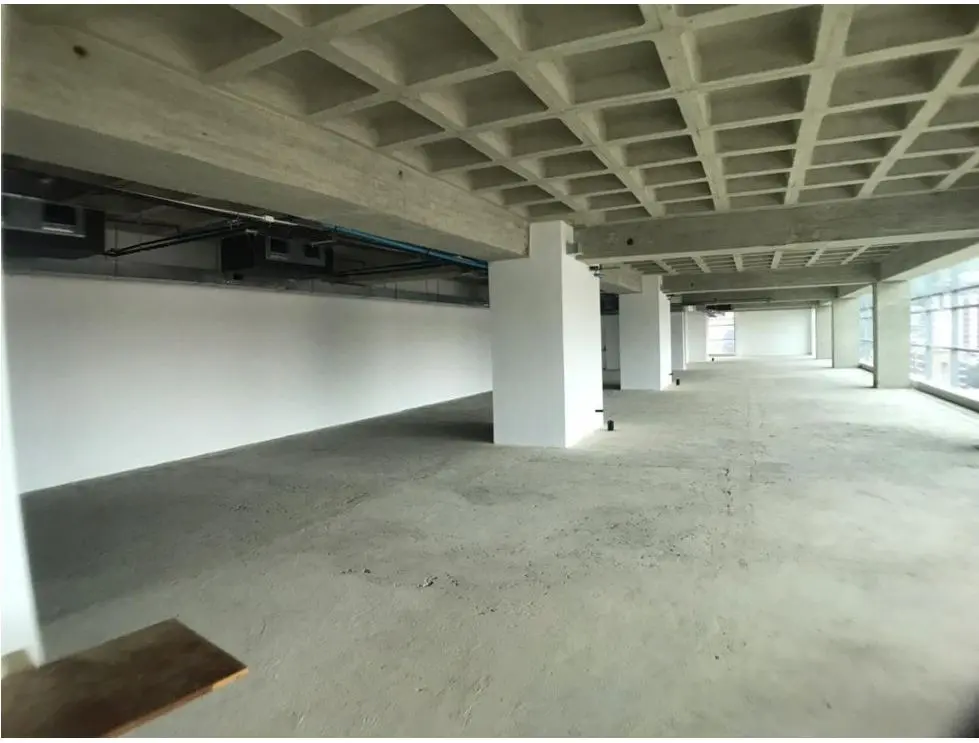 Se vende oficina 2000m2 Las Mercedes 6456 - 9