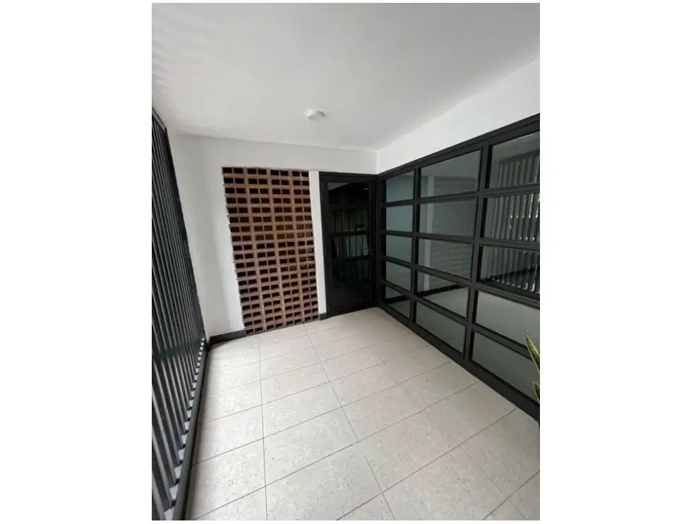 Se vende/Alquila edificio industrial 3.200m2 Boleita Sur 1881 - 2