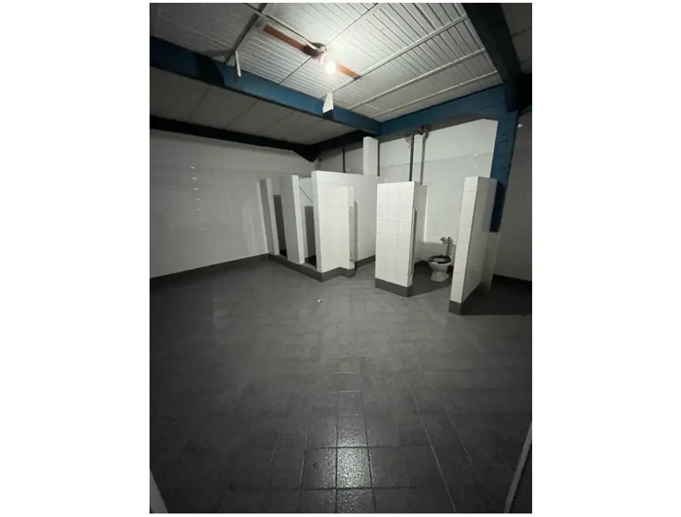 Se vende/Alquila edificio industrial 3.200m2 Boleita Sur 1881 - 9