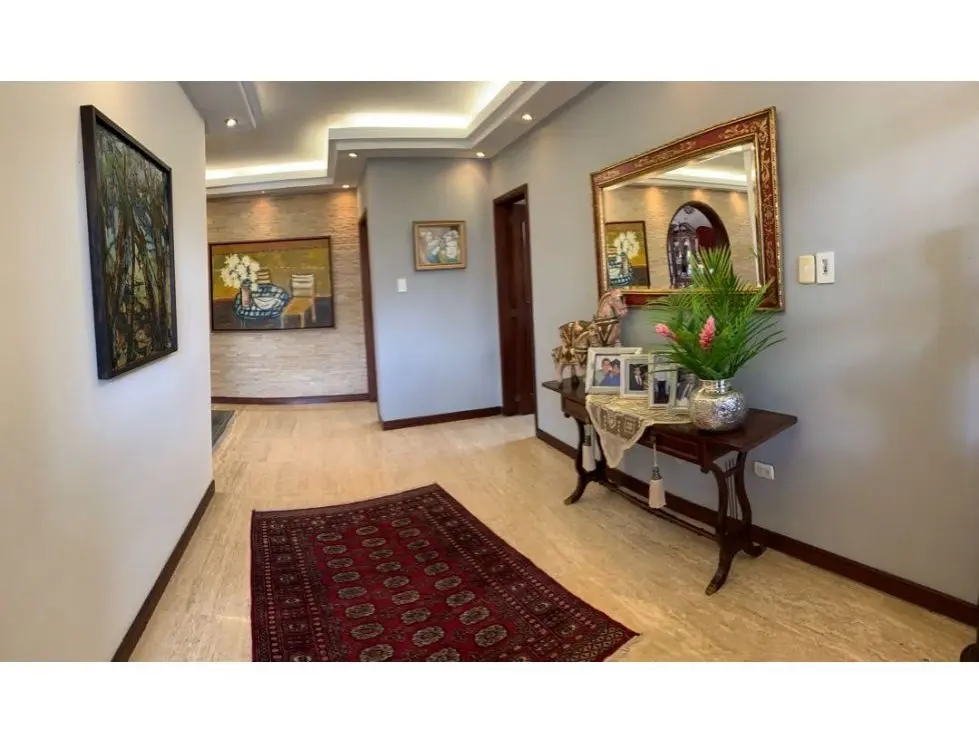 Vende/alquila Casa 500m2 Lomas de la Lagunita 3038 - 3