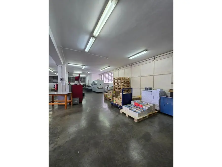 EDIFICIO INDUSTRIAL EN VENTA 1.938 M2 - BOLEITA NORTE - 3