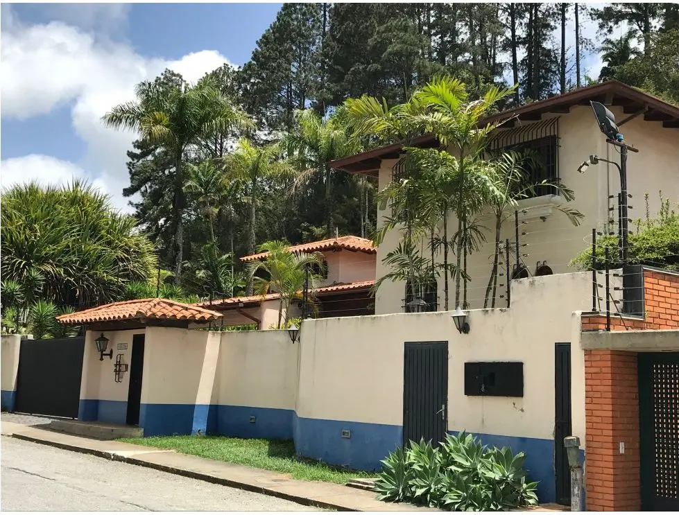 Vendo casa 558m2 5h+2s/5.5b+s/7p La Lagunita C. Club 3148 - 2