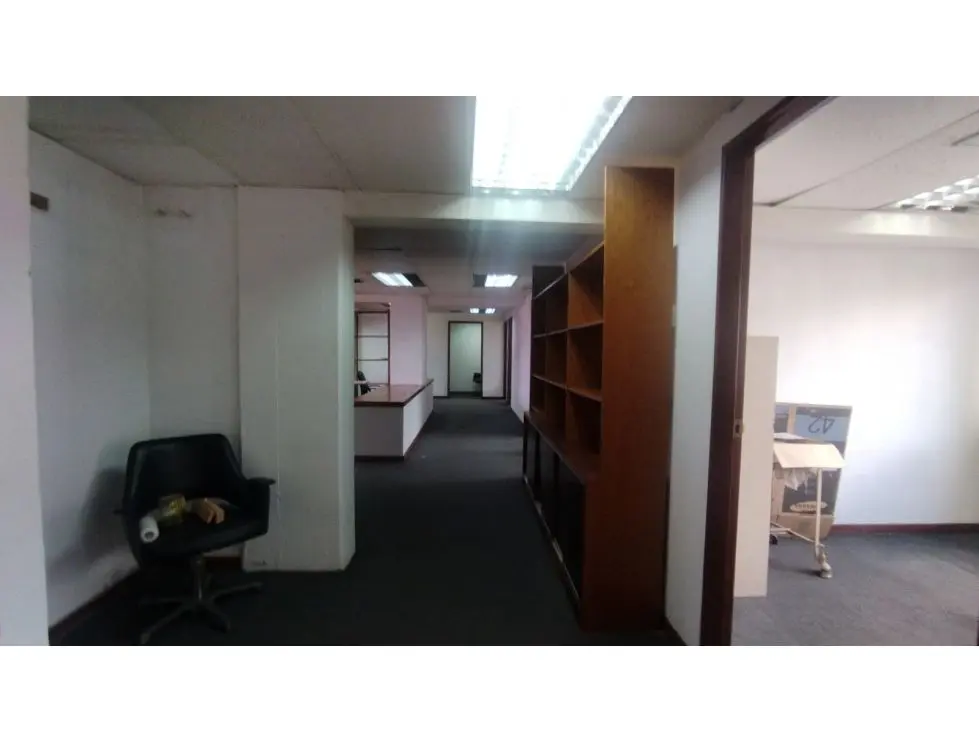 Se vende/alquila Oficina 150m² Libertador - 17