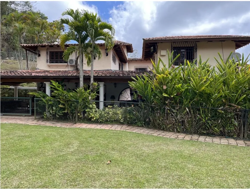 Vendo casa 558m2 5h+2s/5.5b+s/7p La Lagunita C. Club 3148 - 7