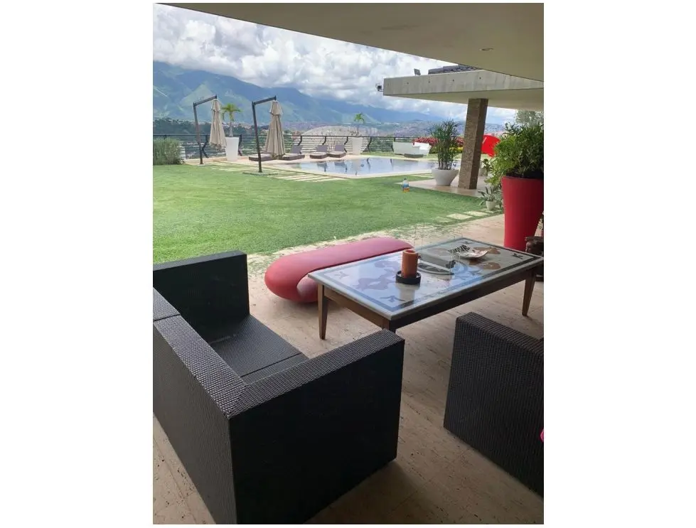 Se vende casa 780m2 7h/7b/8p Cerro Verde 6472 - 17