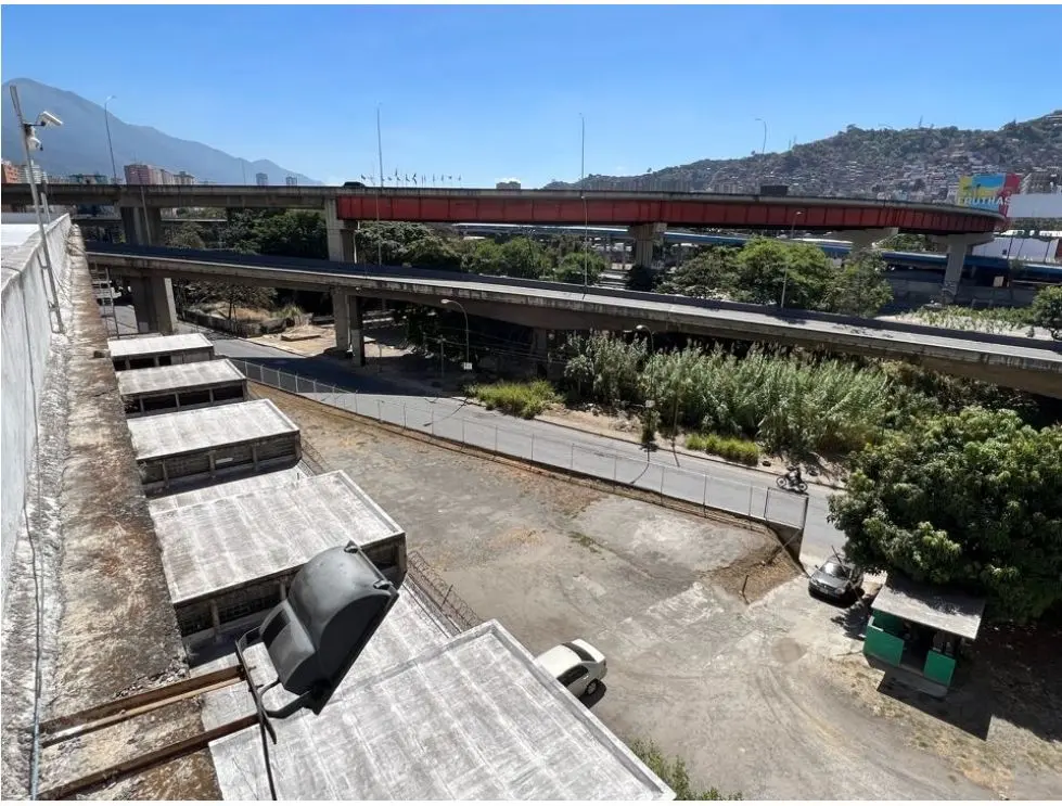 En Venta Galpon Edificio Industrial en San Martin. Libertador Caracas - 31