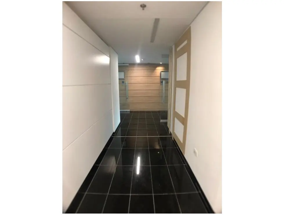 Se vende oficina 2000m2 Las Mercedes 6456 - 7