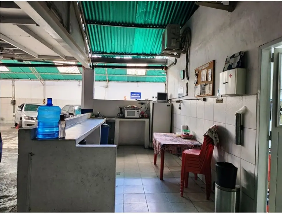 Vendo galpón/Fondo de Comercio 655m2 Los Ruices 5025 - 10