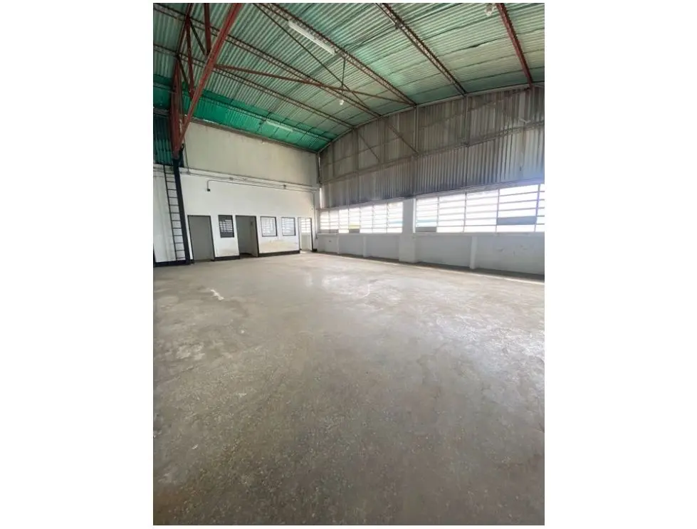 Alquilo piso industrial 755m2 Boleita Norte 4916 - 2
