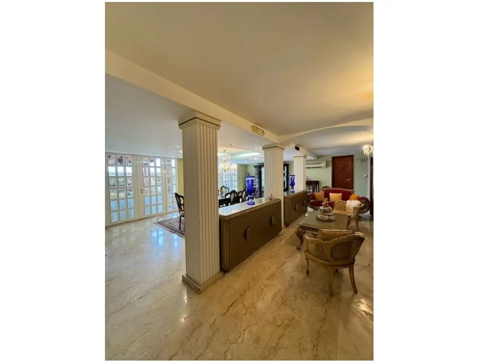 CASA EN ALQUILER 1.026 m2 - URB. ALTO PRADO - 7