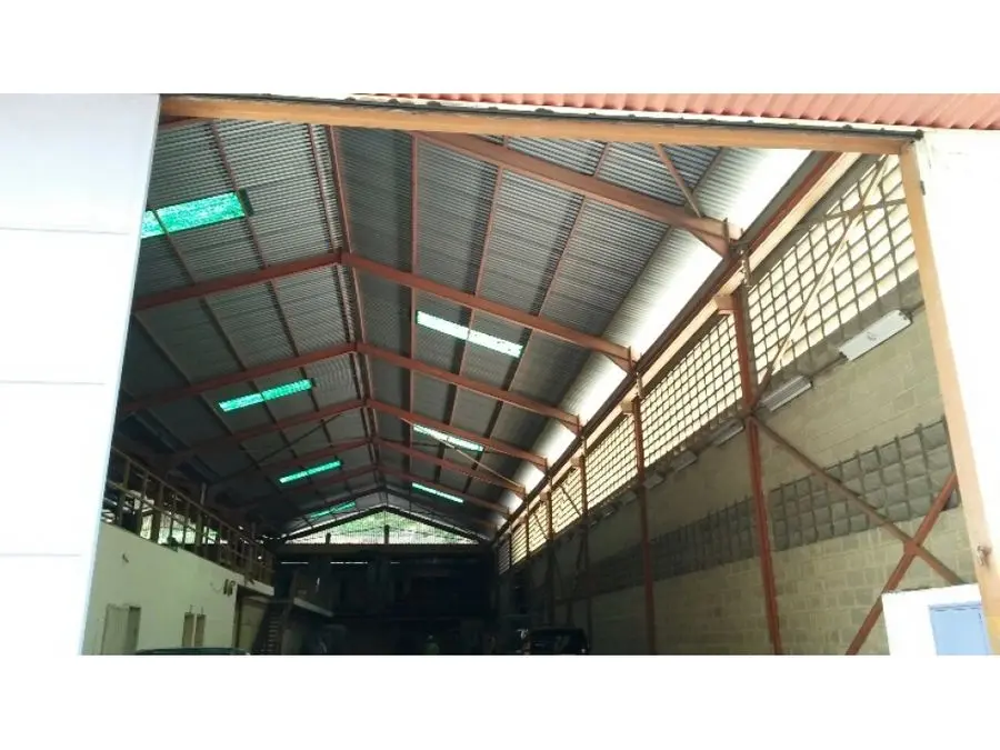 En Venta Galpon Zona Industrial en Guarenas. Estado Miranda - 5