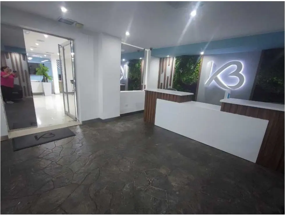 Se vende/alquila local comercial 1006m2 Chuao 1716 - 29