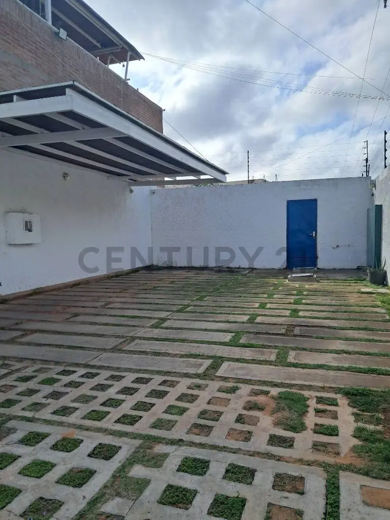 CASA EN CONJUNTO RESIDENCIAL EXCLUSIVO SECTOR ESCUDO DE ARMAS, LA ASUNCIÓN. - 10