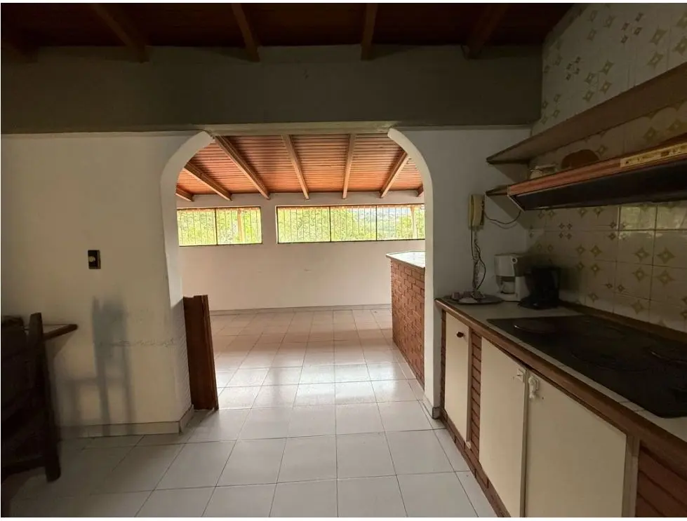 Alquilo anexo para showrrom 180m2 Terrazas del Club Hipico 8992 - 7