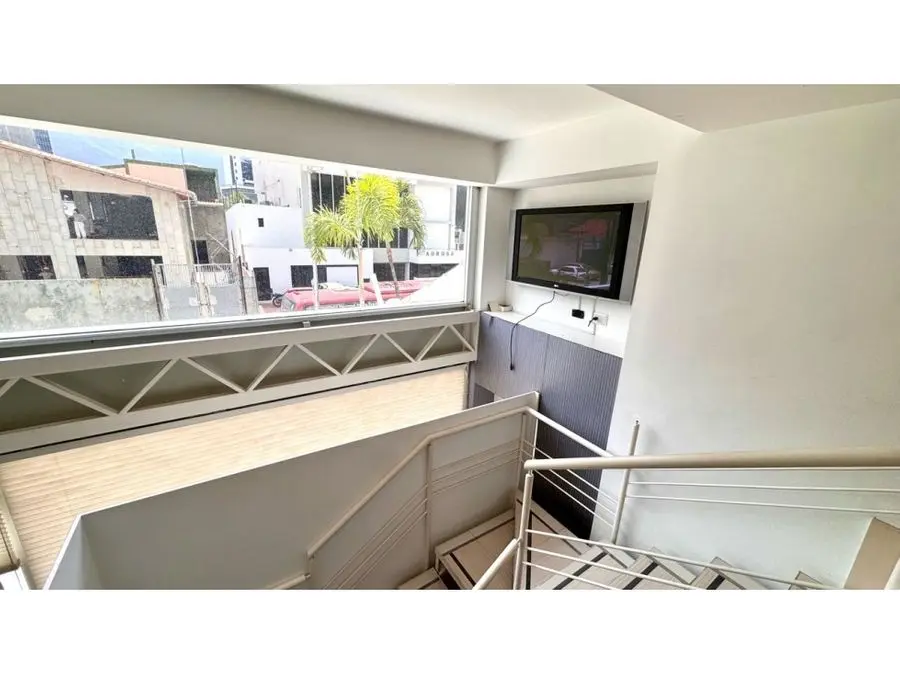 Alquilo local 140m2 Las Mercedes 8106 - 13